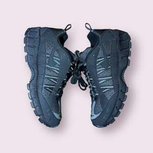 RARE Nike Air Humara '17 Supreme Reflective Black Sneakers Size 10m